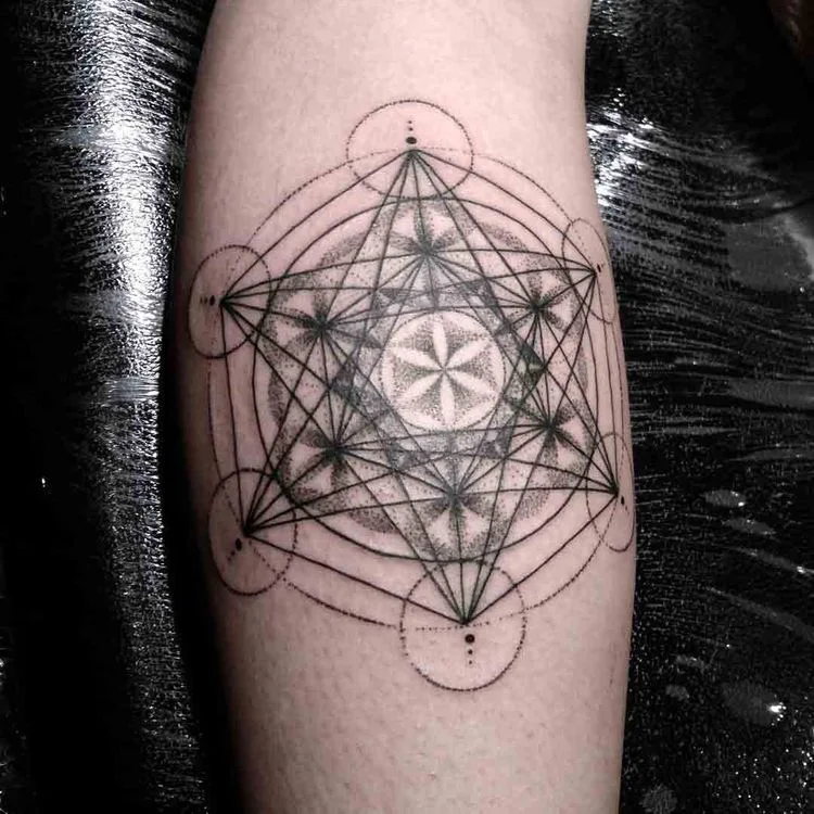 Significado de tatuarse el cubo de metatrón